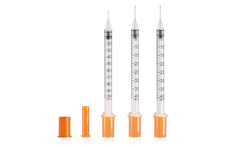 Disposable insulin syringe