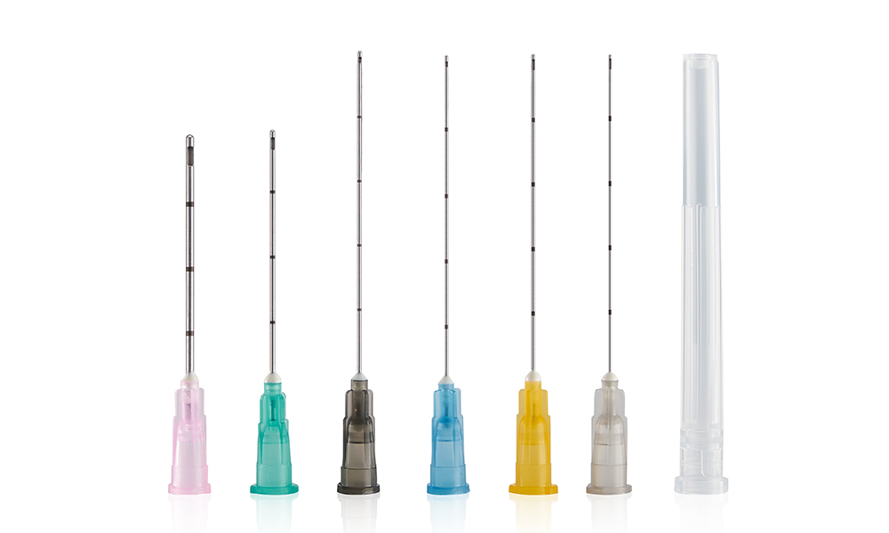 Primary blunt tipped microcatheter injection needle